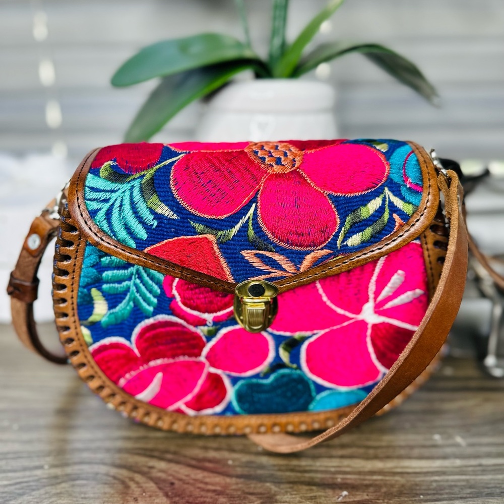 Leather crossbody bag
